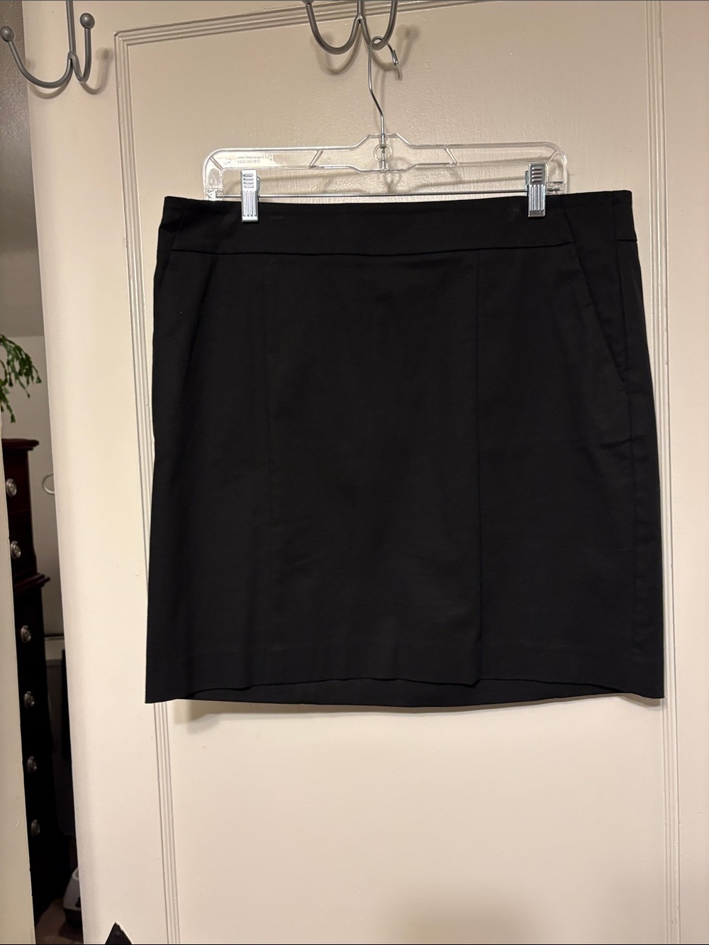 Ann Taylor Classic Black Women's Knee Length Skirt